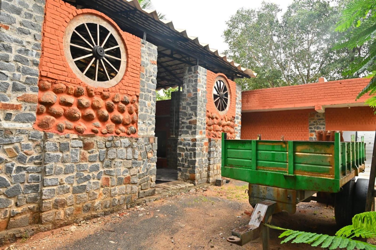Pathayam Inn Tiruvannāmalai Eksteriør bilde